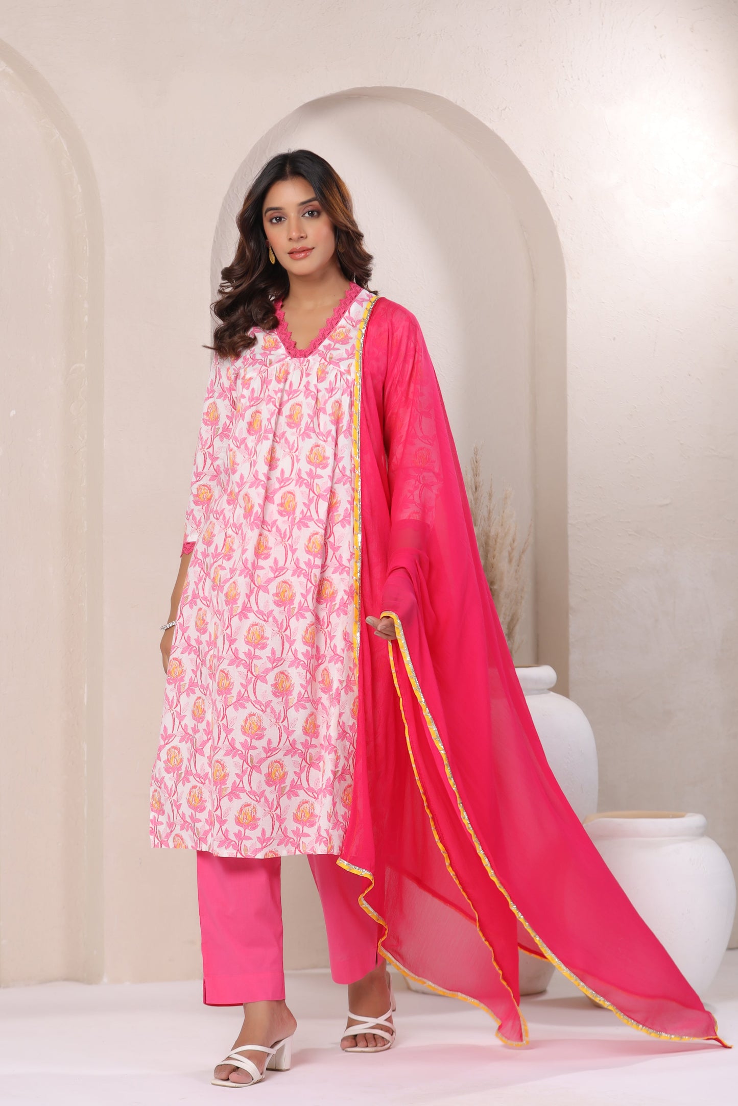 PINK FLORAL PRINTED KURTA SET WITH DUPATTA