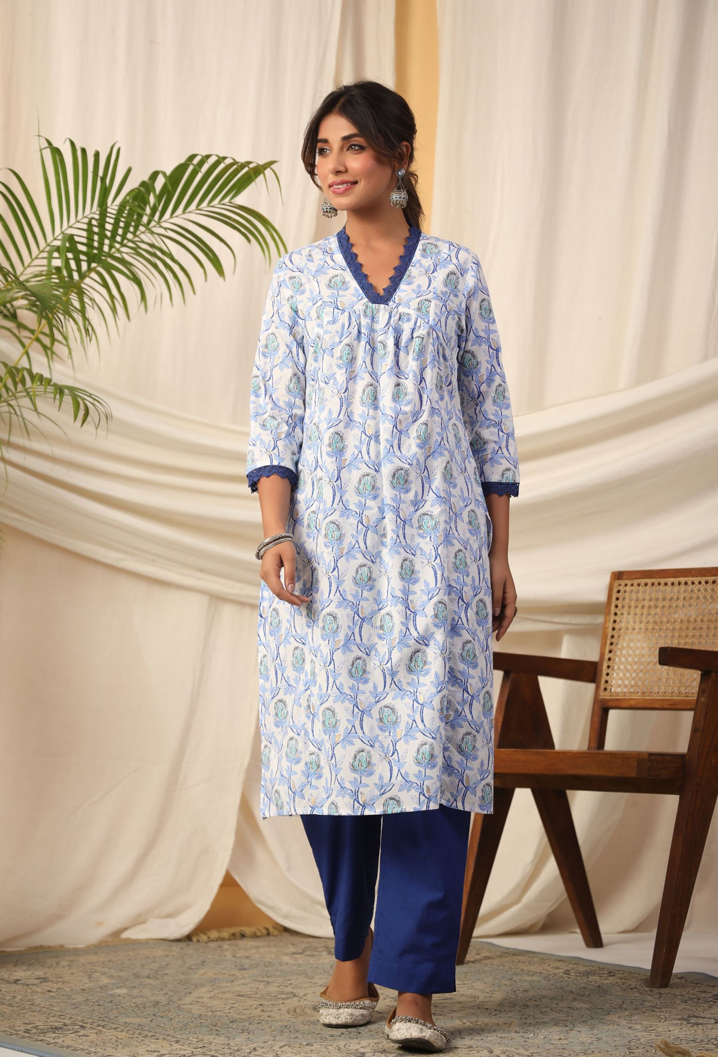 BLUE FLORAL PRINTED KURTA SET