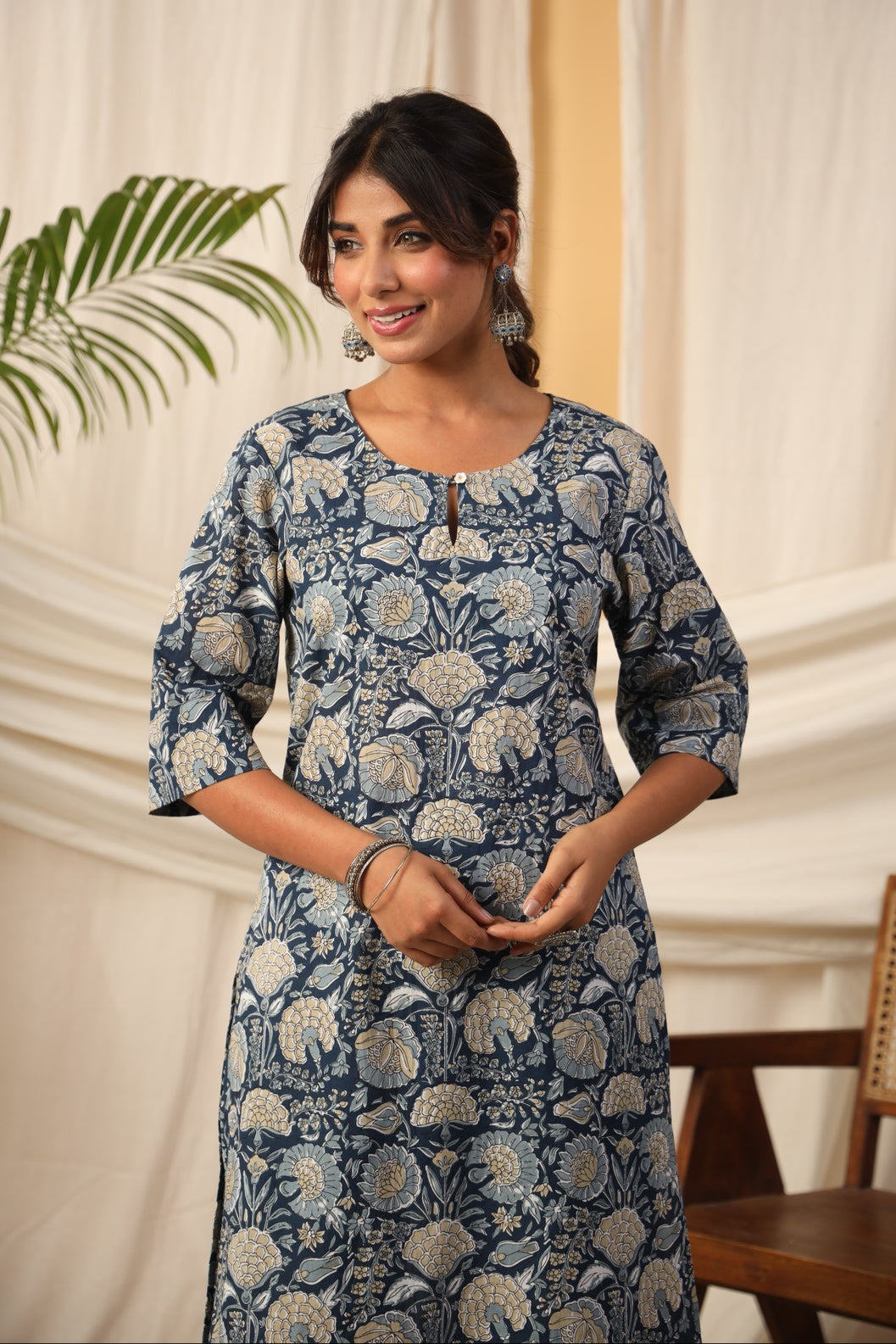 Blue floral printed kurta set front2