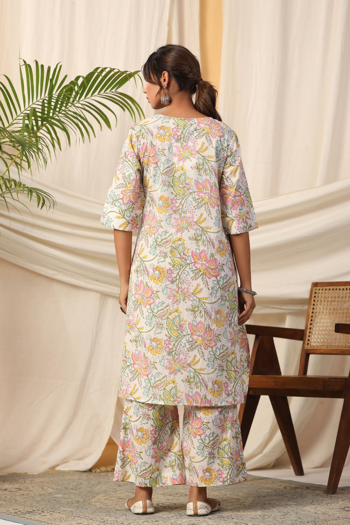 WHITE FLORAL PRINTED KURTA SET