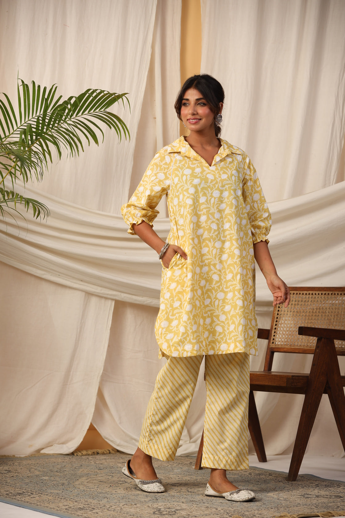 yellow sunshine raglan sleeve khadi print side1