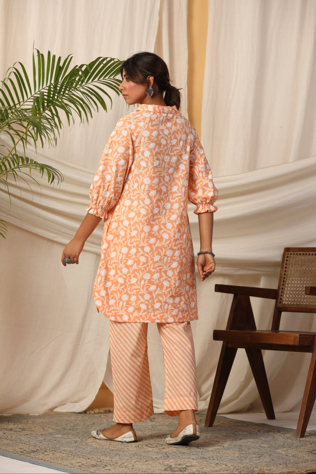 Orange sunshine raglan sleeve khadi print back