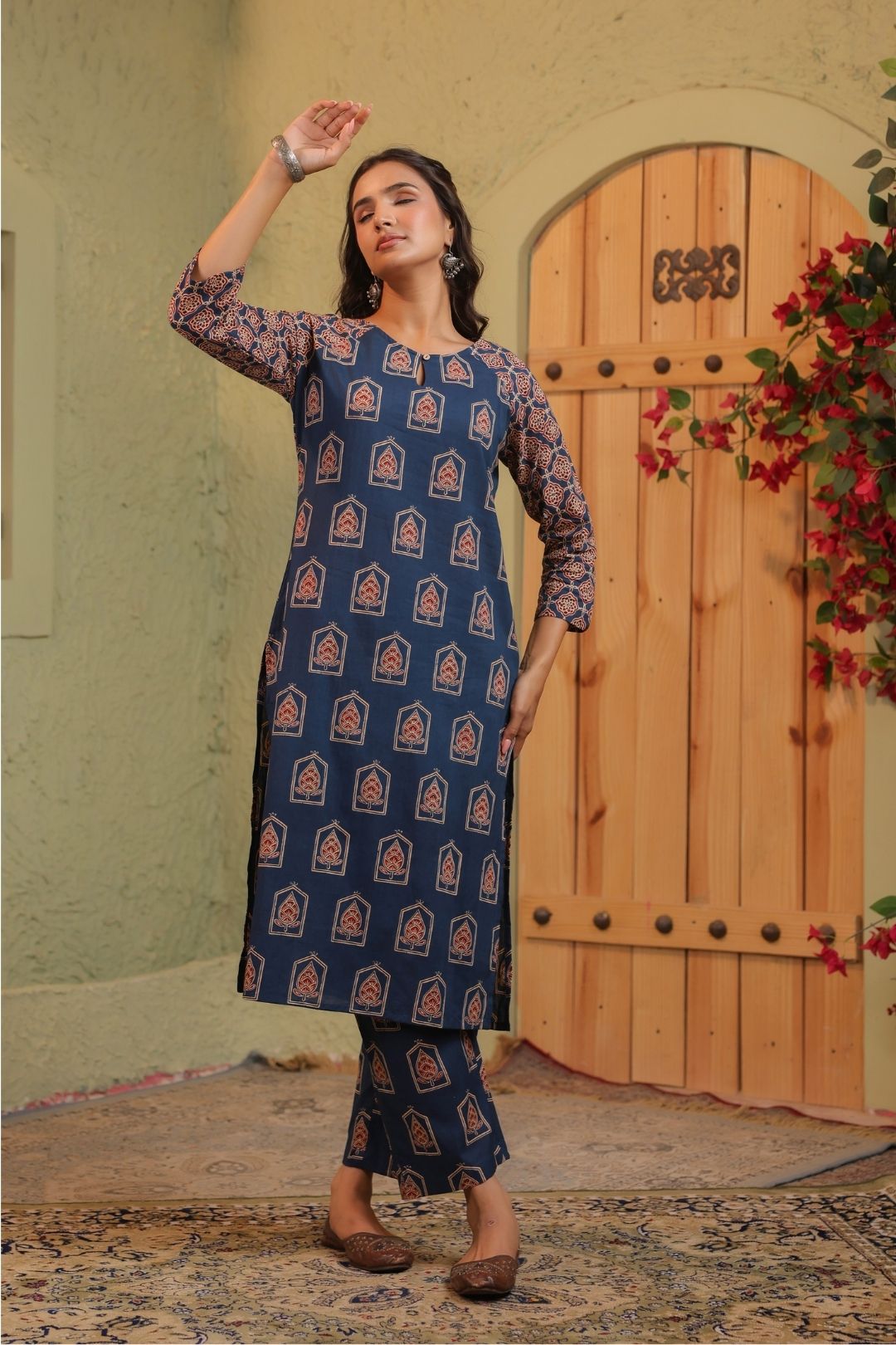 Kurta Set in Cotton for Women