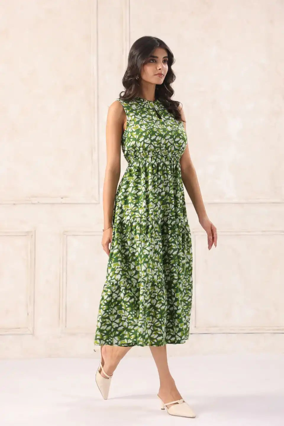 Greenbatikmididresssideviewcottonflaredsleeveless - VyomTara