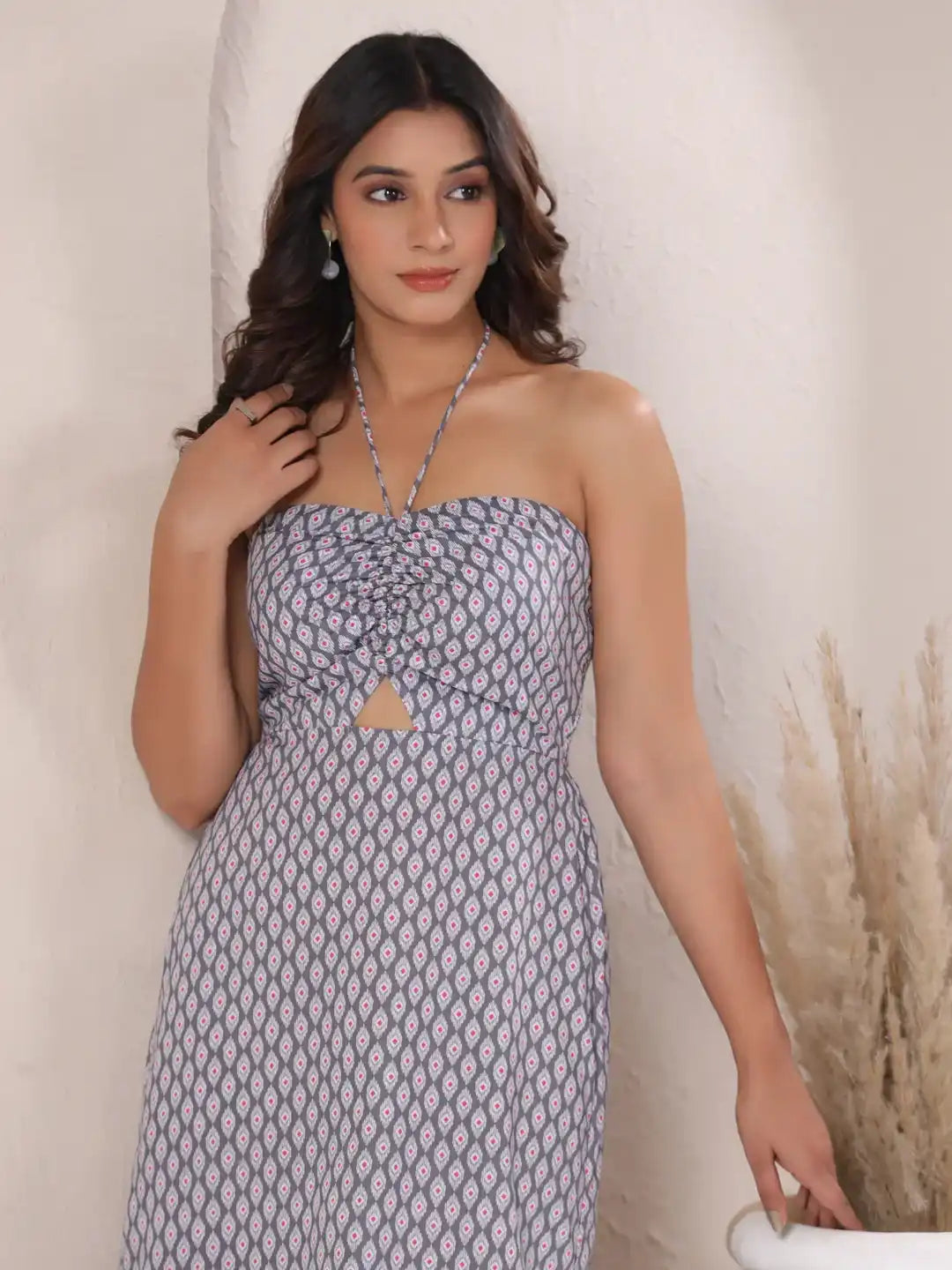 Grey patterned strapless dress with front cutout, elegant women's wear for daily or festive occasions