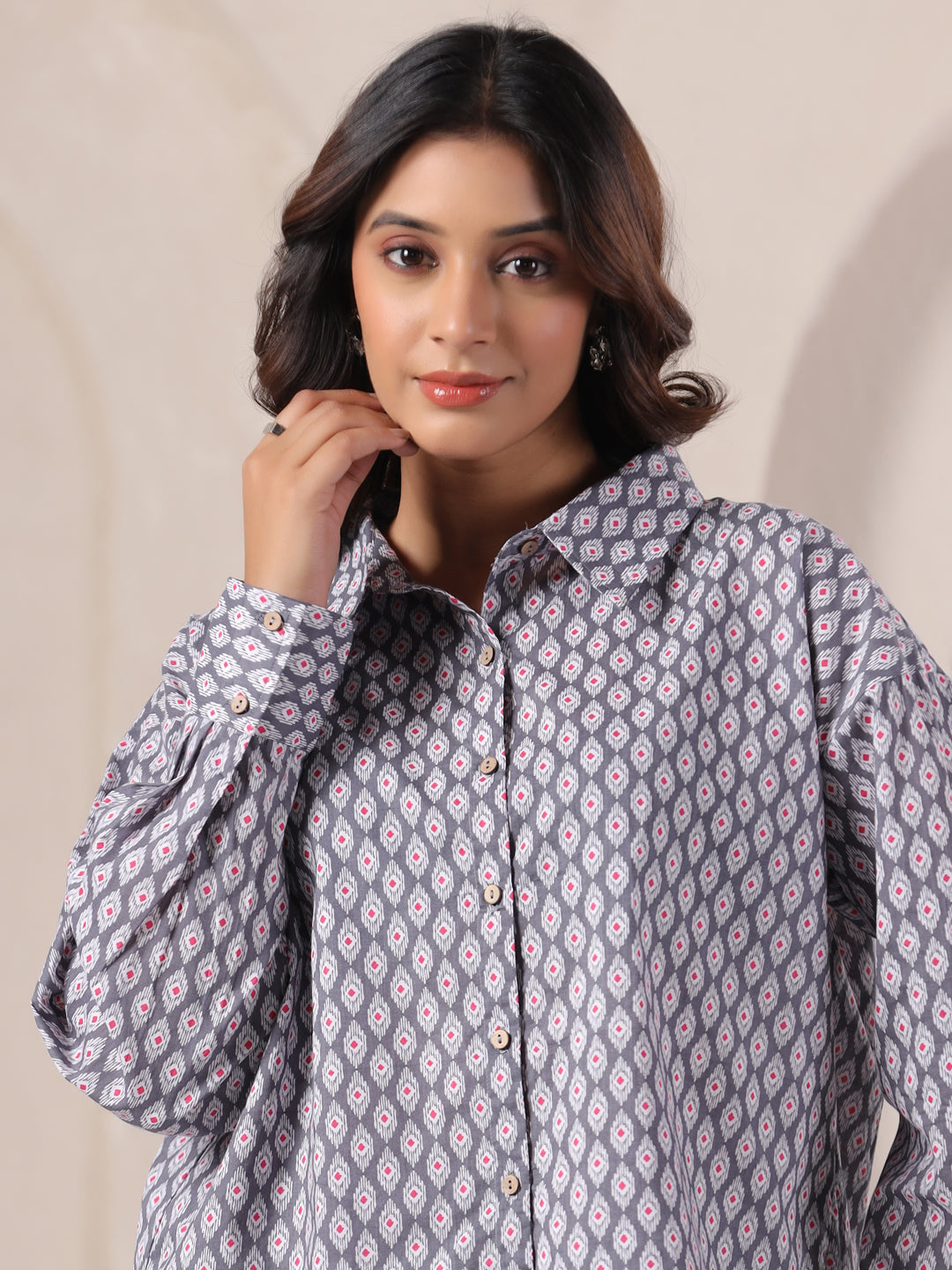grey cotton co ord set close up geometric print shirt detail casual outfit women