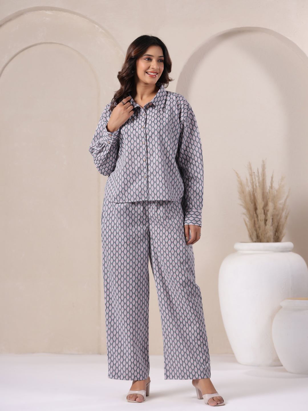 Women's cotton kurta set with geometric print, comfortable daily wear outfit