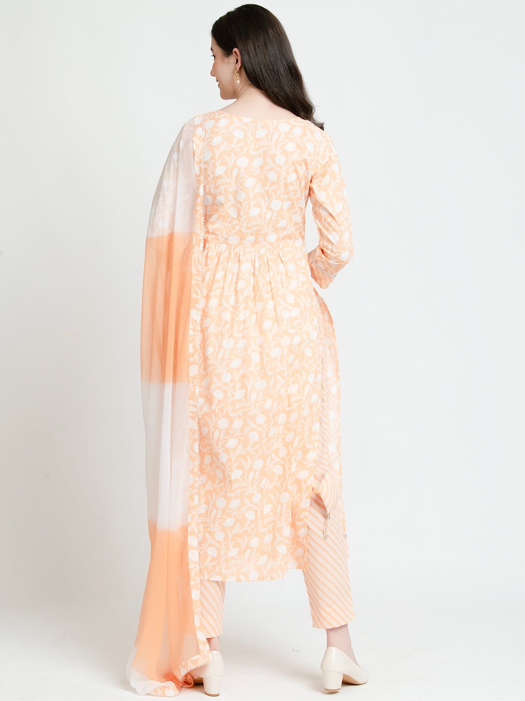 WOMEN’S FLORAL PRINTED KURTA PYJAMA DUPATTA SET